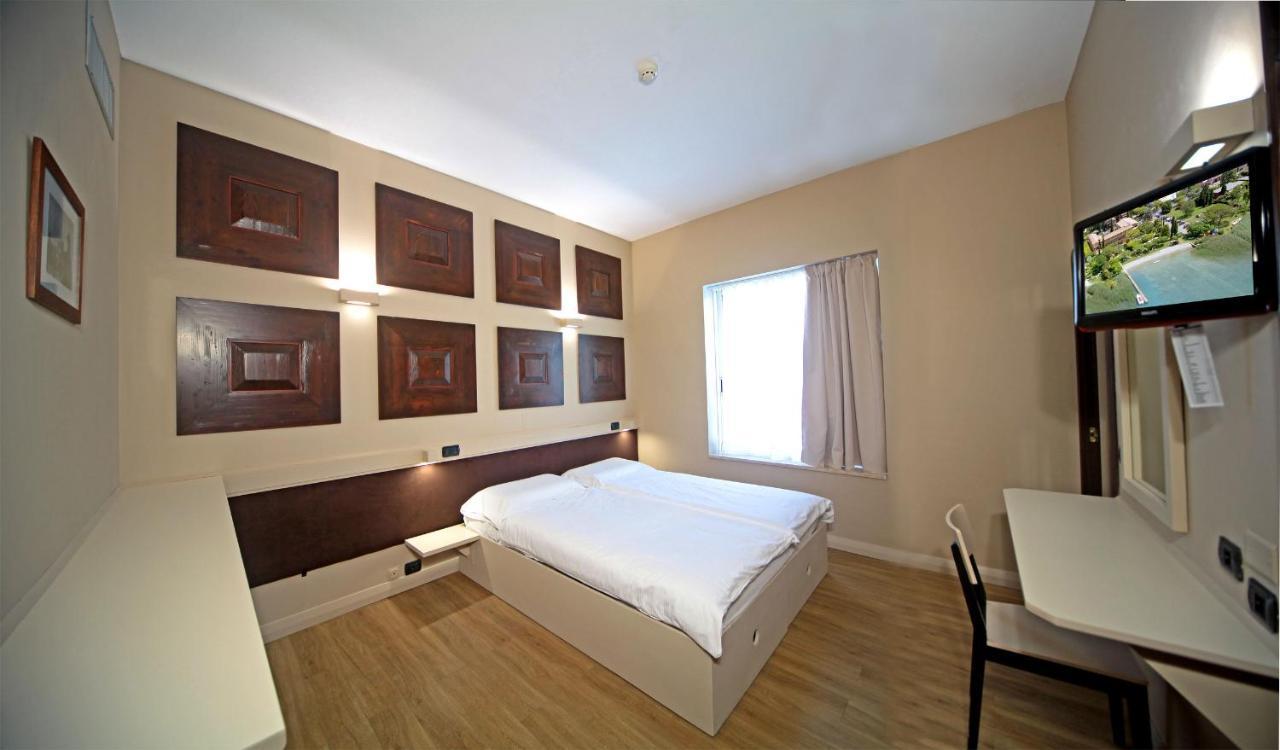 Hotel La Pauel Sirmione Exterior foto